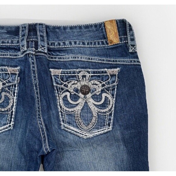 Maurices Jeans Juniors 9/10 Low Boot Cut Blue Denim Stretch Measures 32 x 31 - Picture 8 of 9